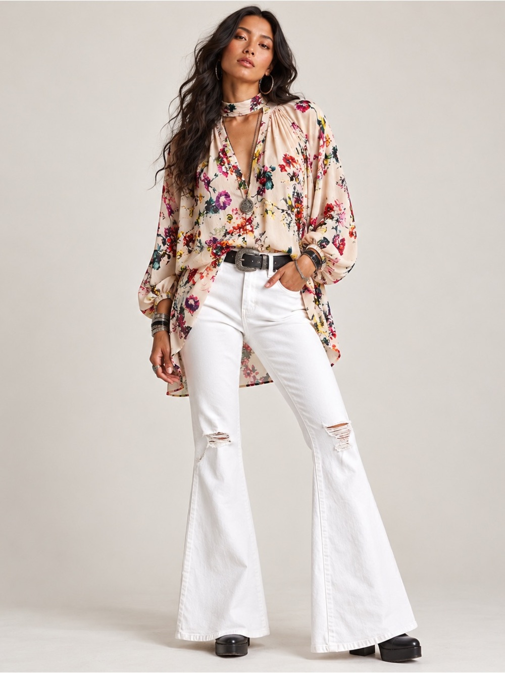 KanCan Petite White Distressed Flare Jeans Size 5/26 NWT Stretch Denim